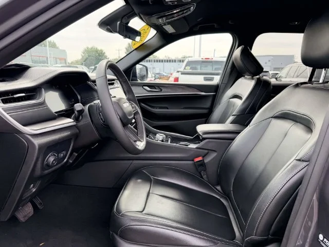 2025 Jeep Grand Cherokee Limited - Photo 16
