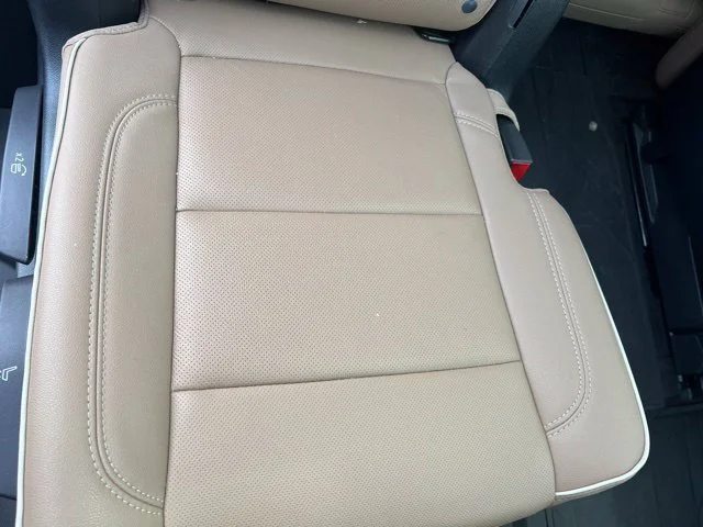 Used 2023 IRIDESCENT PEARL TRICOAT Chevrolet Premier image 20