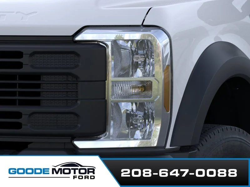 New 2026 Oxford White Ford F-450® XL image 18