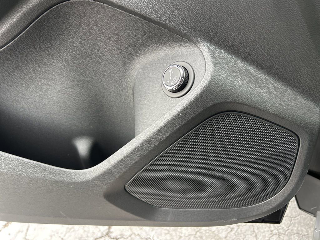 New 2026 Mosaic Black Metallic Chevrolet LT image 18