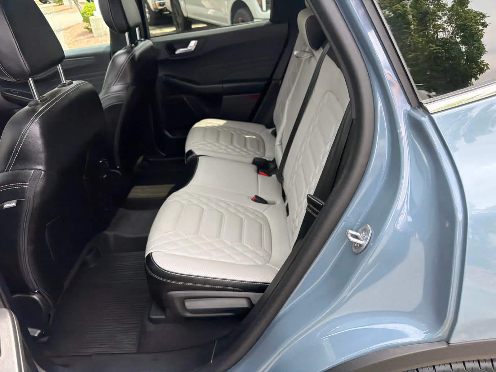Used 2023 Vapor Blue Metallic Ford Platinum image 13