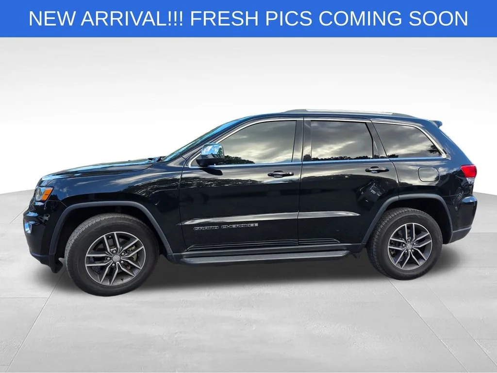 Used 2018 Black Jeep Laredo E 4x2 image 3