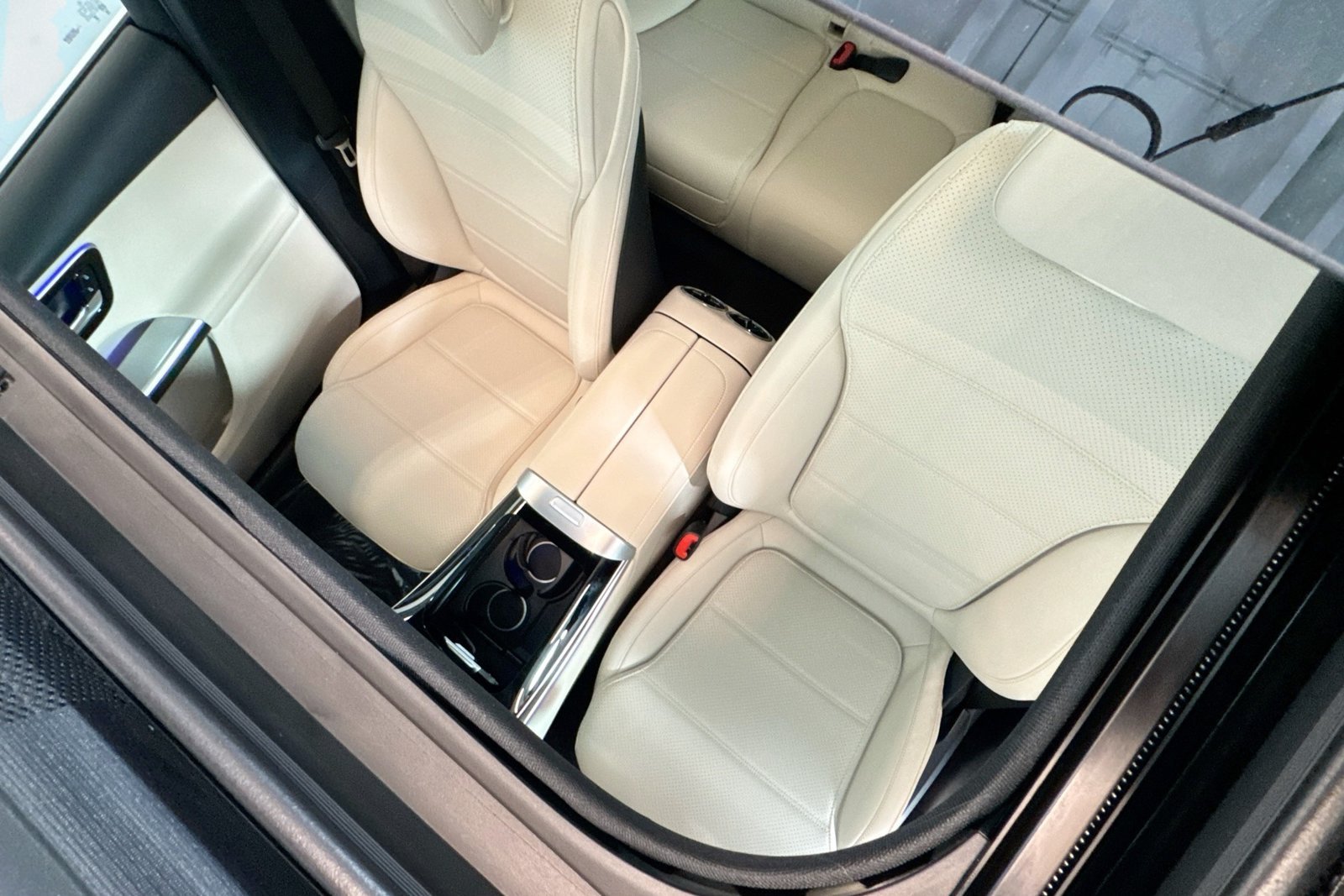New 2026 Verde Silver Metallic Mercedes-Benz GLC 300 image 19