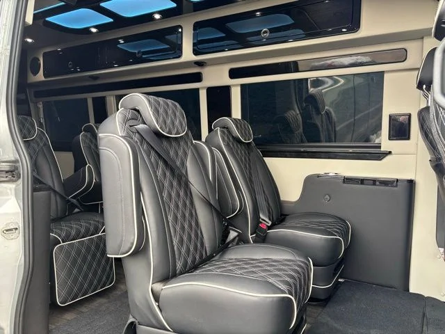 New 2026 Iridium Silver Mercedes-Benz Discovery Touring image 28