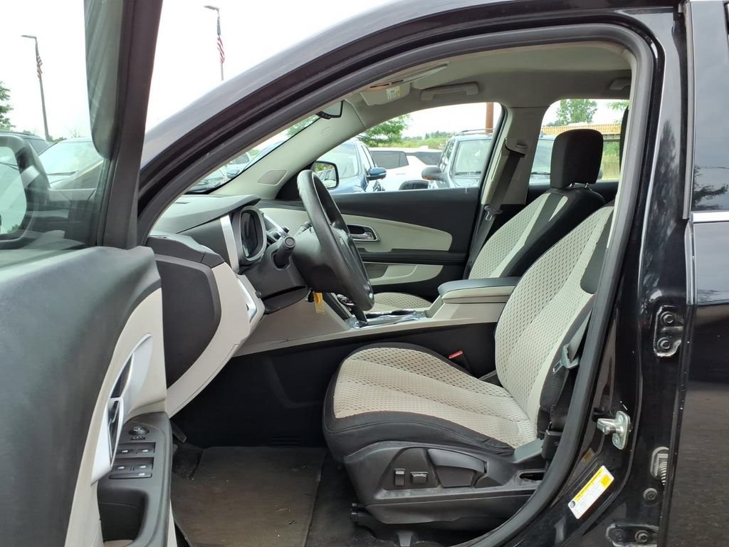 Used 2010 Black Chevrolet LS image 13