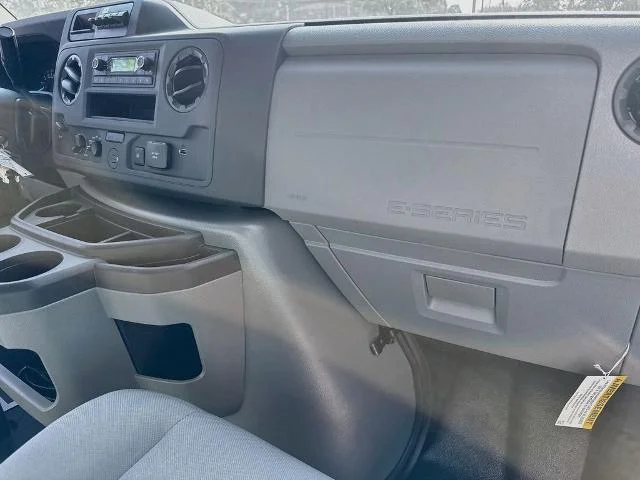 New 2027 Oxford White Ford E-350 SRW image 51