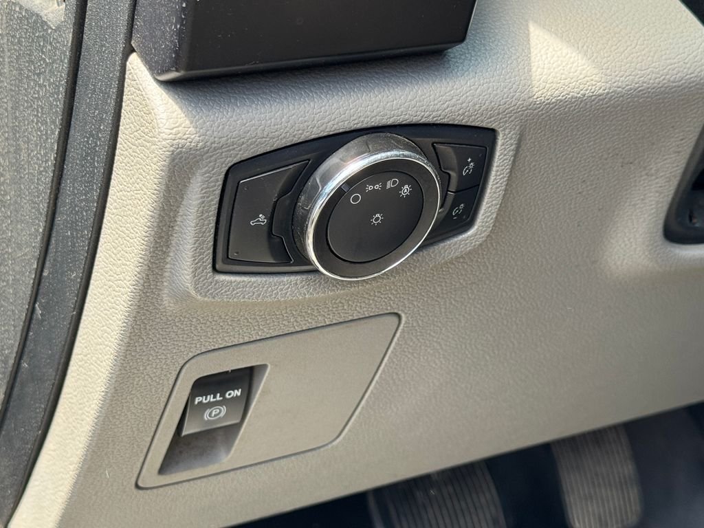 Used 2020 White Ford XL image 11