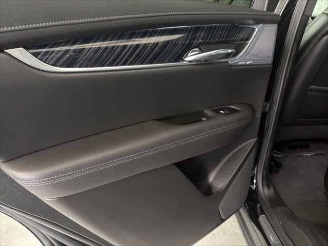 Used 2025 Stellar Black Metallic Cadillac Premium Luxury image 12