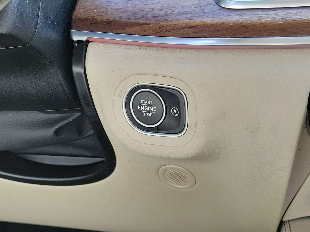 Certified Used 2023 White Mercedes-Benz GLE 350 image 20