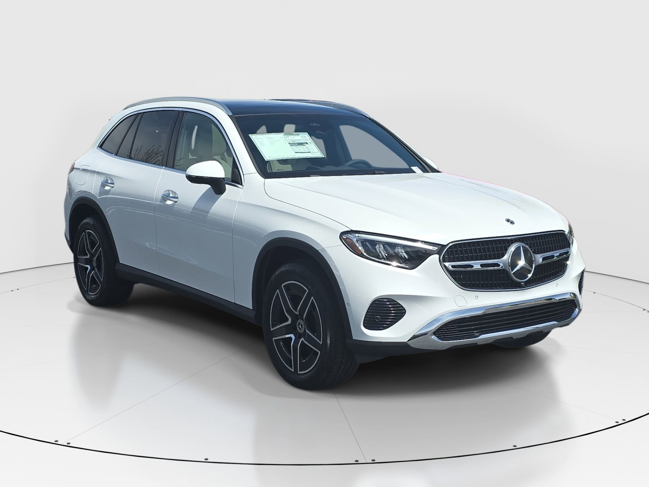 New 2026 MANUFAKTUR Moonlight White Metallic Mercedes-Benz GLC300 image 3