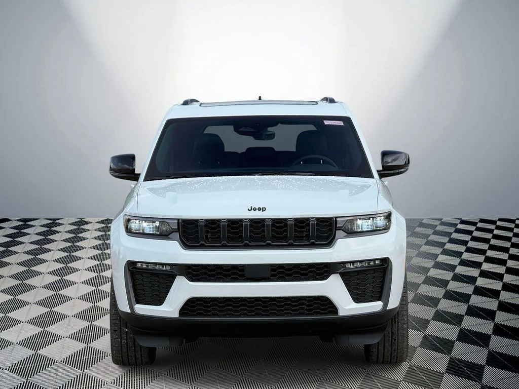 New 2026 Bright White Clear-Coat Exterior Paint Jeep Limited image 2