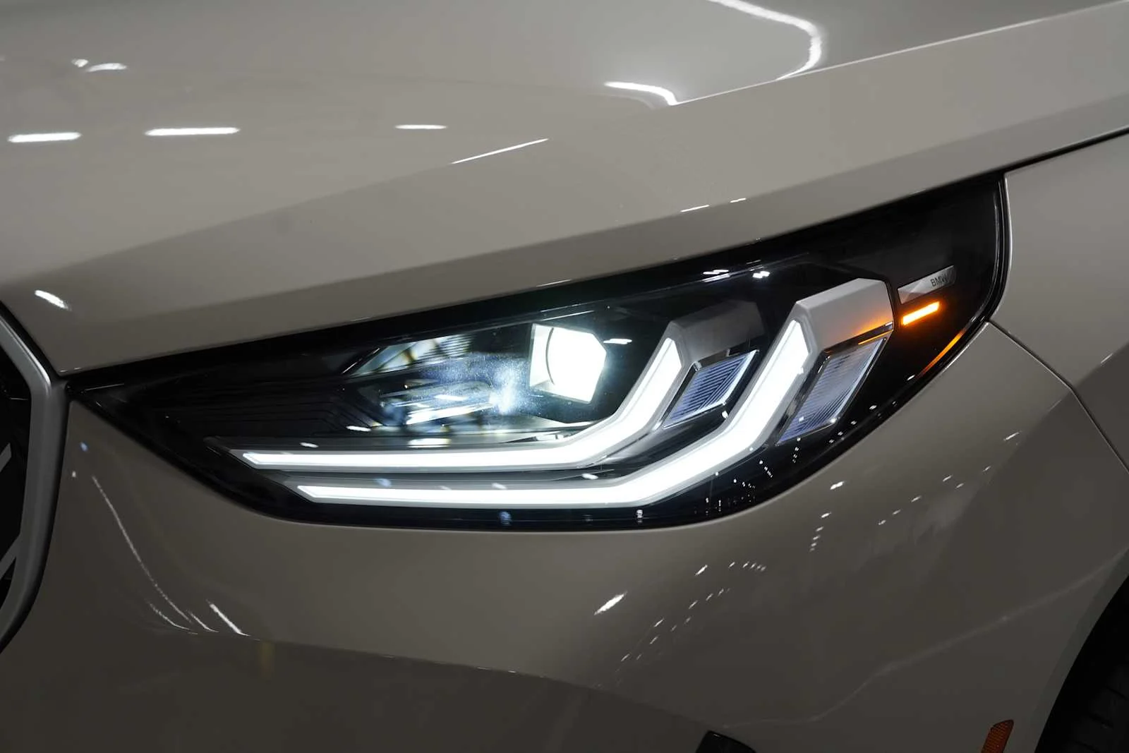 New 2026 Dune Grey Metallic BMW 30 xDrive image 6