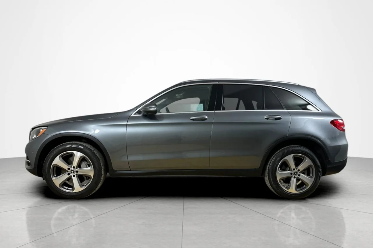 Used 2018 Selenite Grey Metallic Mercedes-Benz GLC 300 image 2