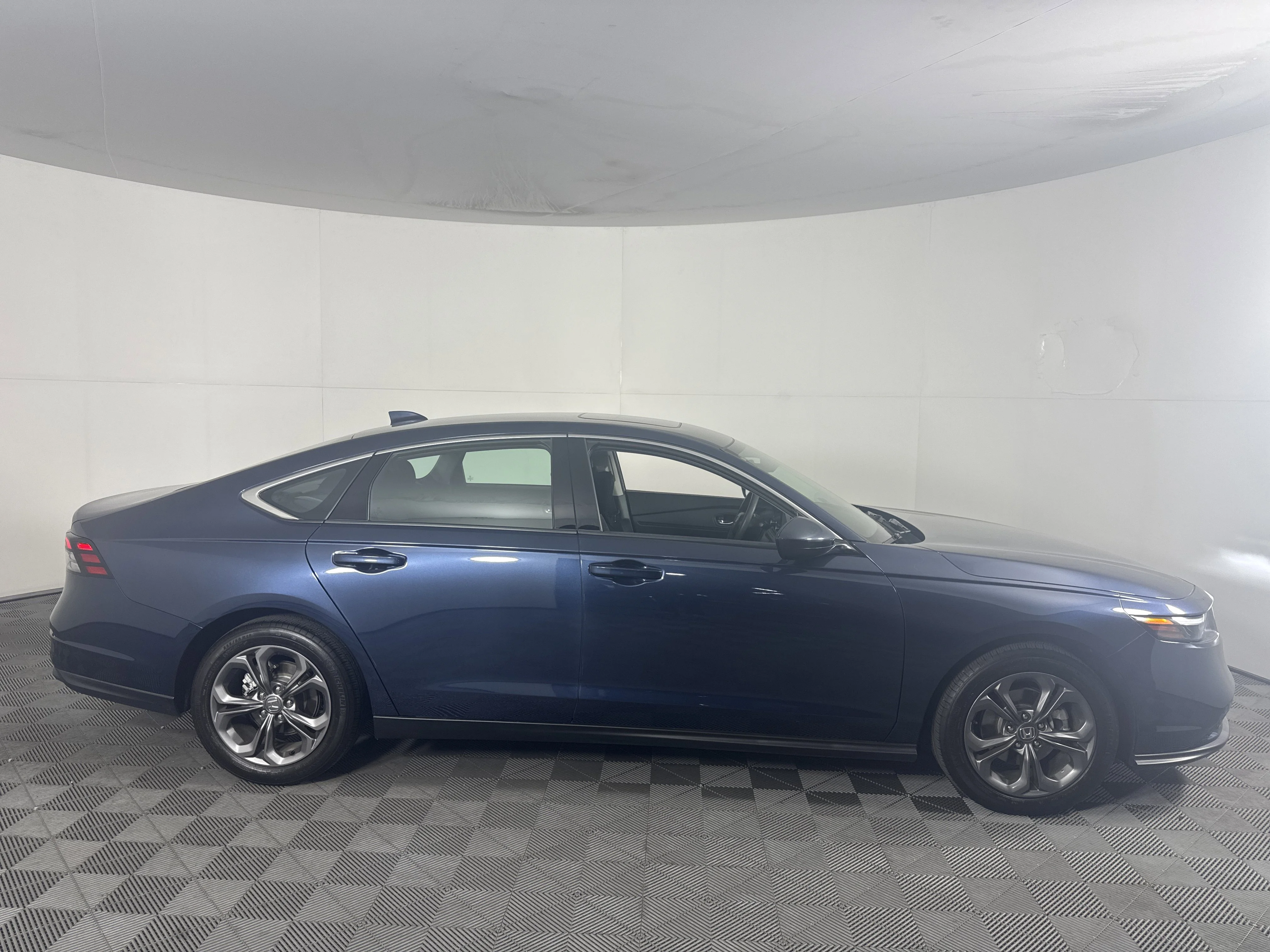 2024 Honda Accord EX - Photo 38