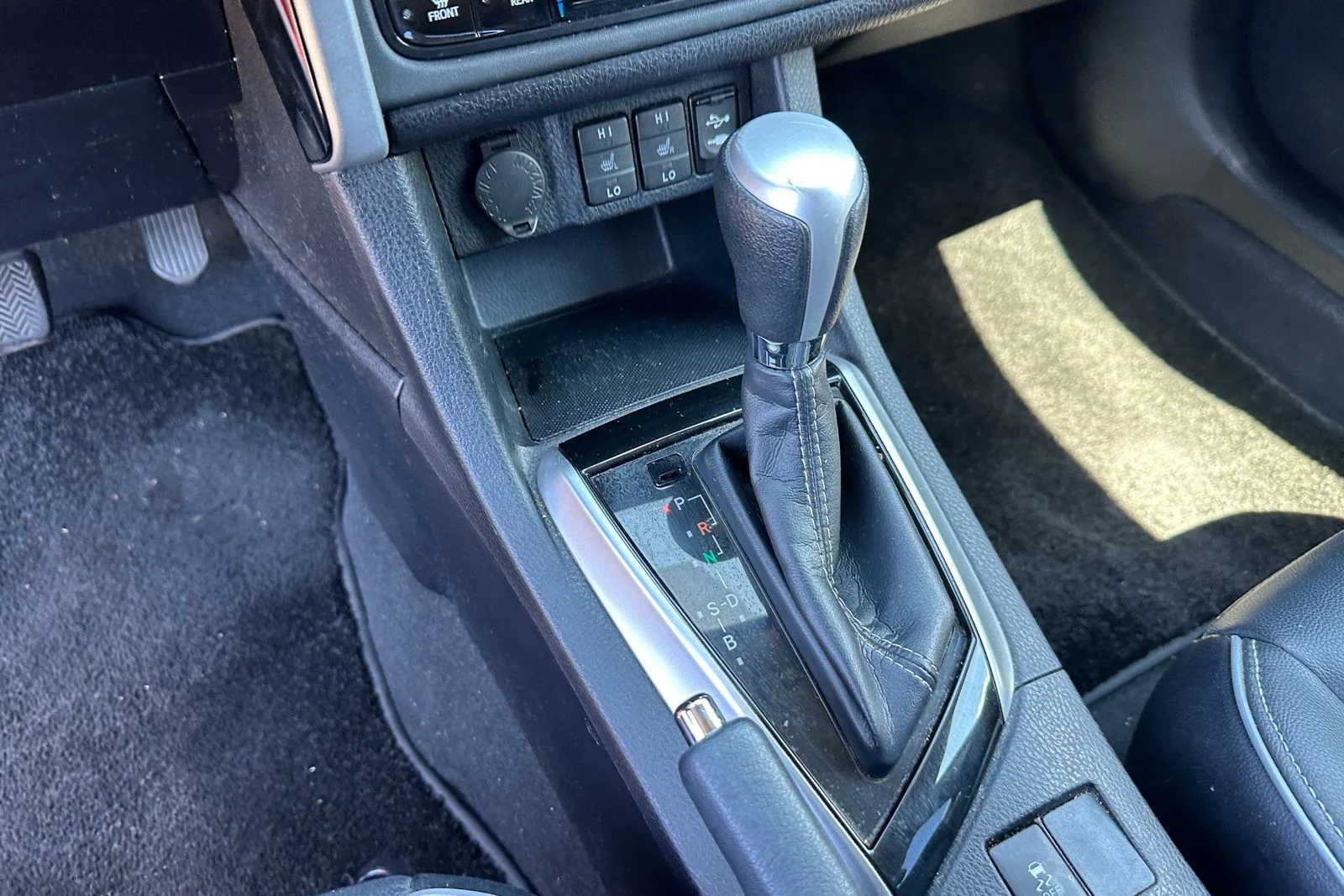 Used 2019 Barcelona Red Metallic Toyota XLE image 19