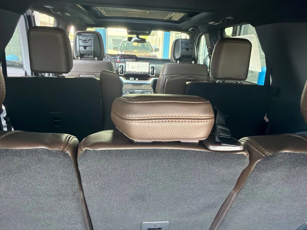 New 2027 Agate Black Metallic Ford MAX King Ranch® image 14
