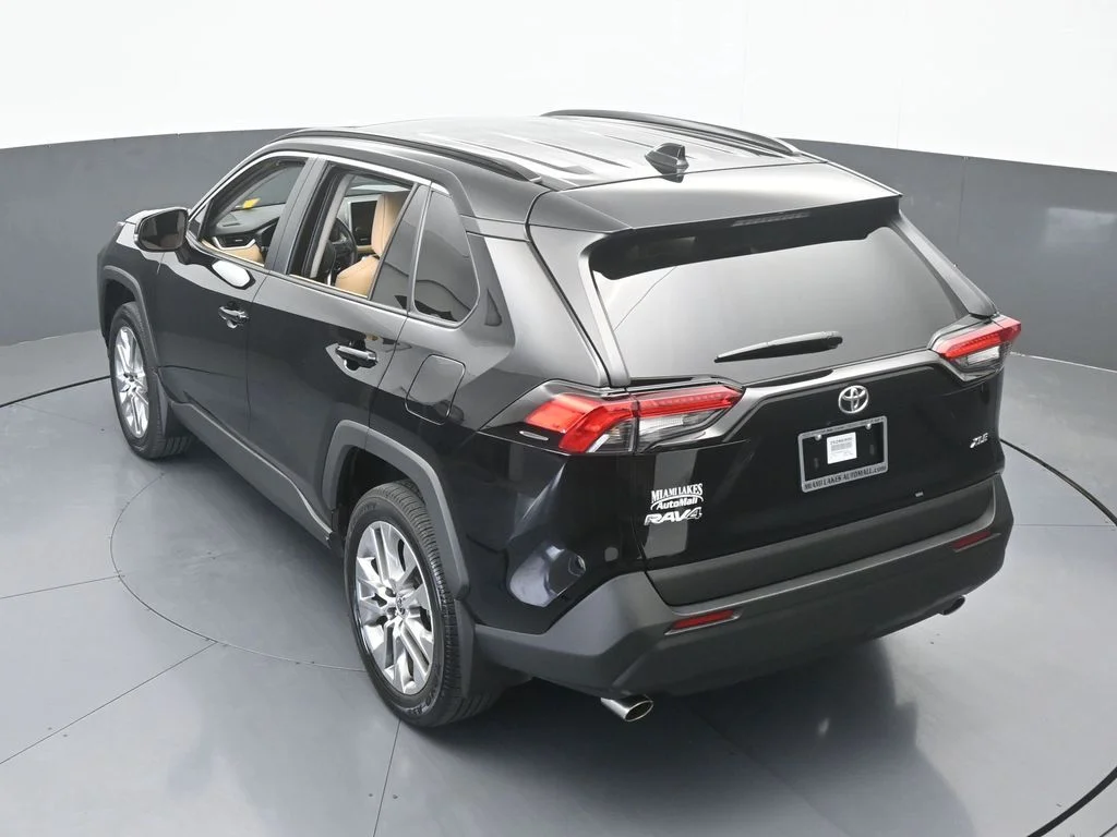 Used 2025 Midnight Black Metallic Toyota XLE Premium image 52
