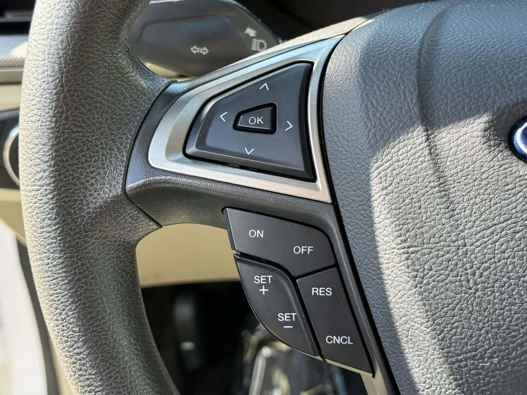 Used 2016 White Ford SE image 21