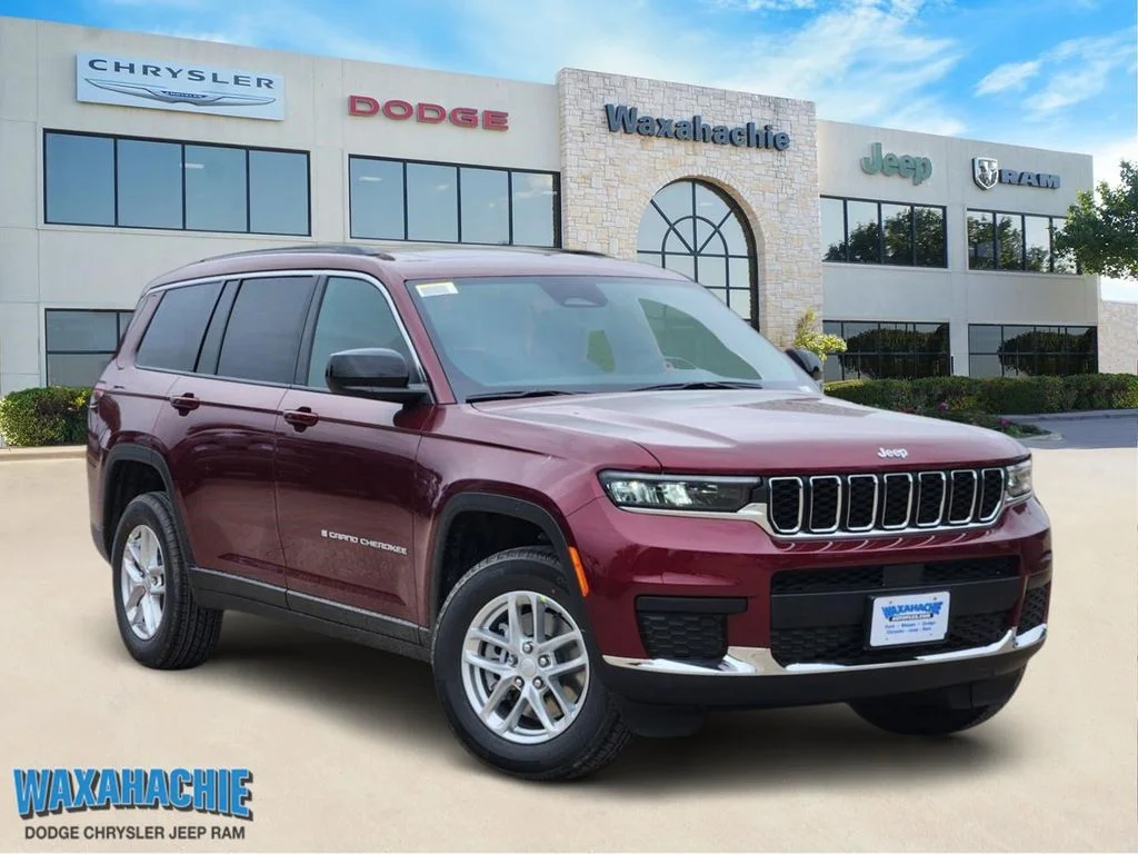 New 2026 Velvet Red Pearl-Coat Exterior Paint Jeep Laredo X image 1