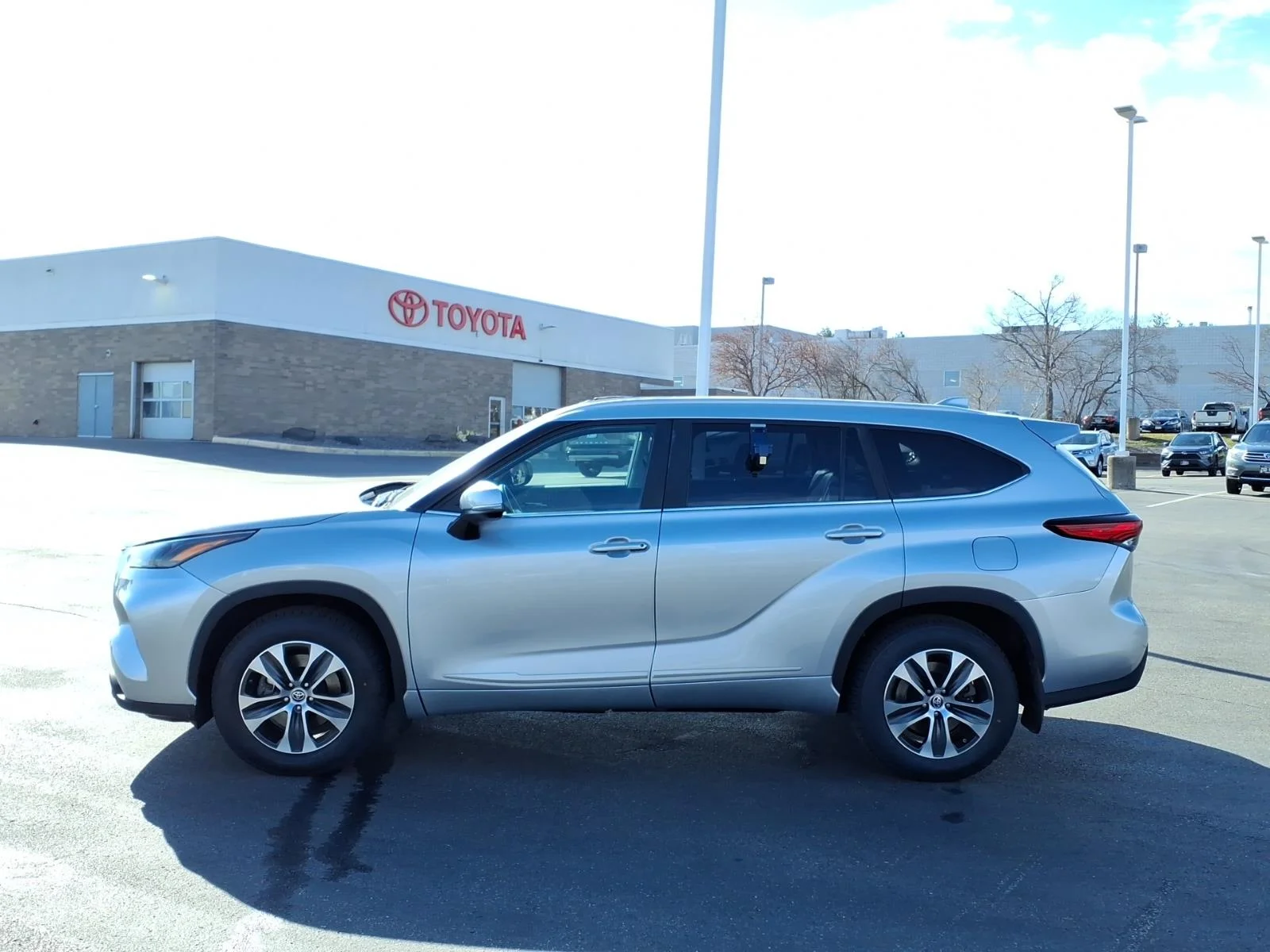 Certified Used 2023 Silver Toyota XLE image 7