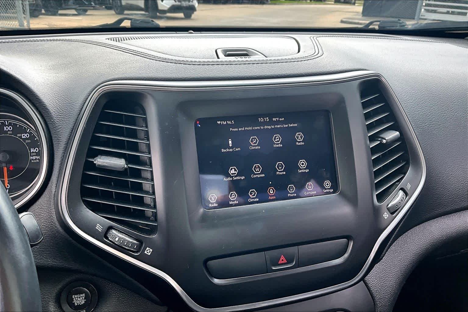 Used 2019 Diamond Black Crystal Pearlcoat Jeep Latitude Plus image 31