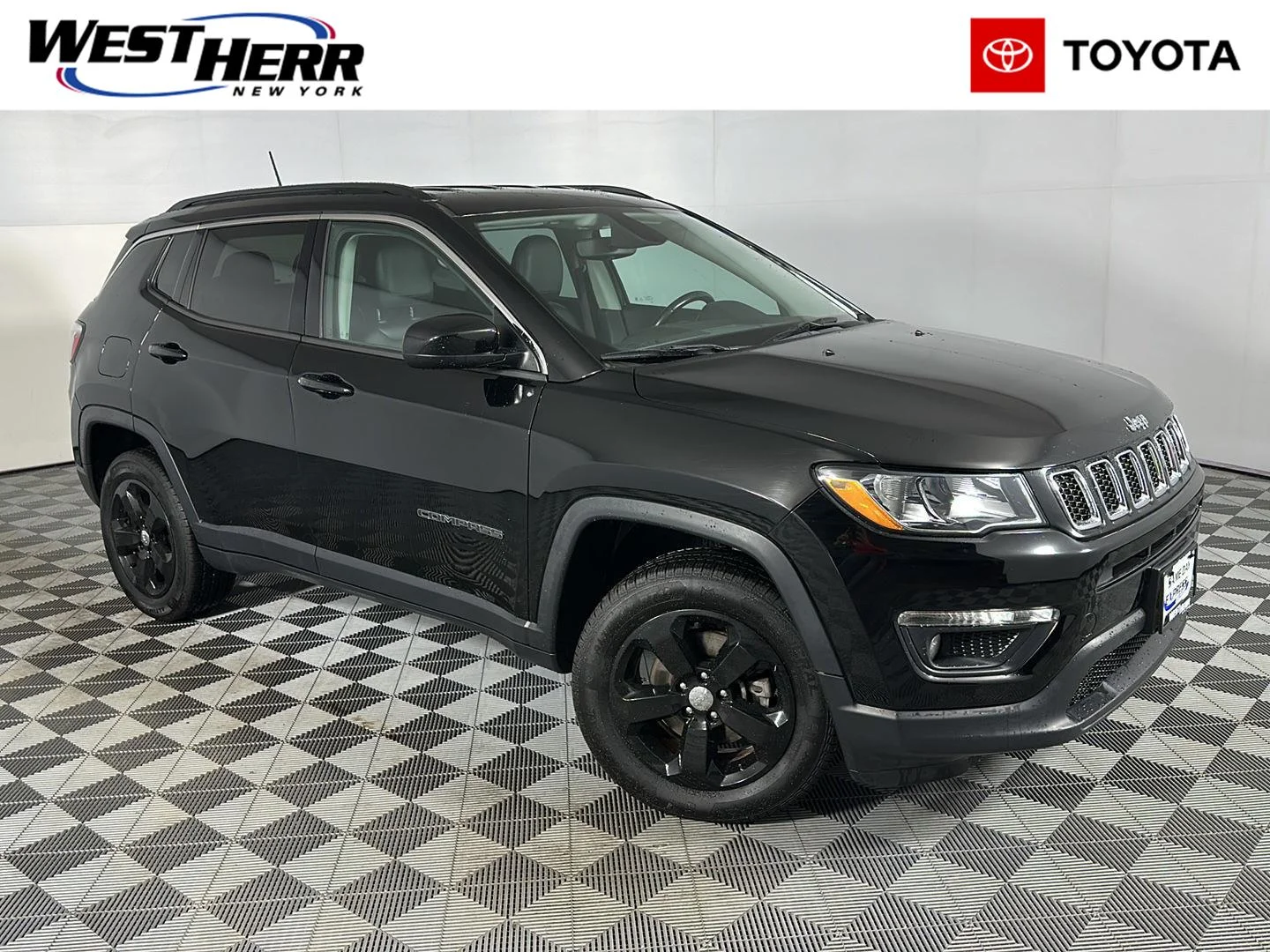 Used 2020 Diamond Black Crystal Pearlcoat Jeep Latitude image 1