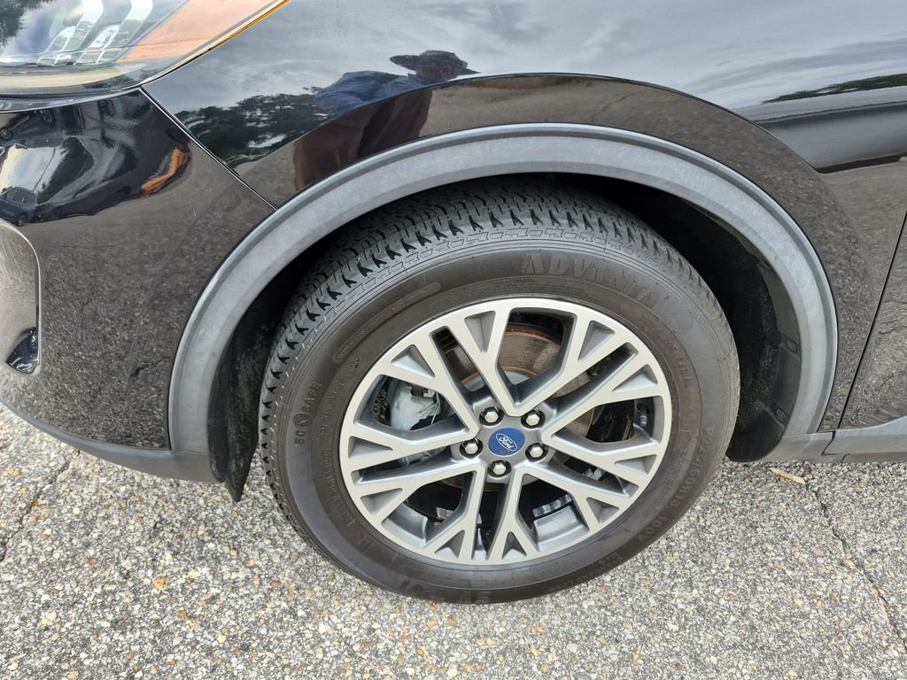 Used 2020 Black Metallic Ford SEL image 11