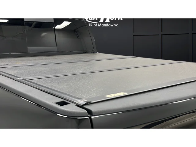 Used 2023 Diamond Black Ram Limited image 40