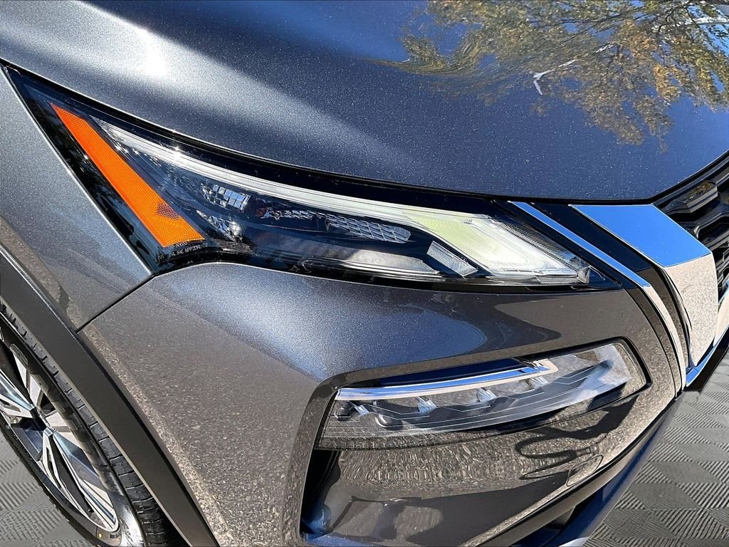 Used 2023 Gray Nissan SV image 32