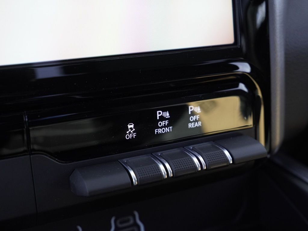 New 2026 Bright White Clear-Coat Exterior Paint RAM Big Horn/Lone Star image 15