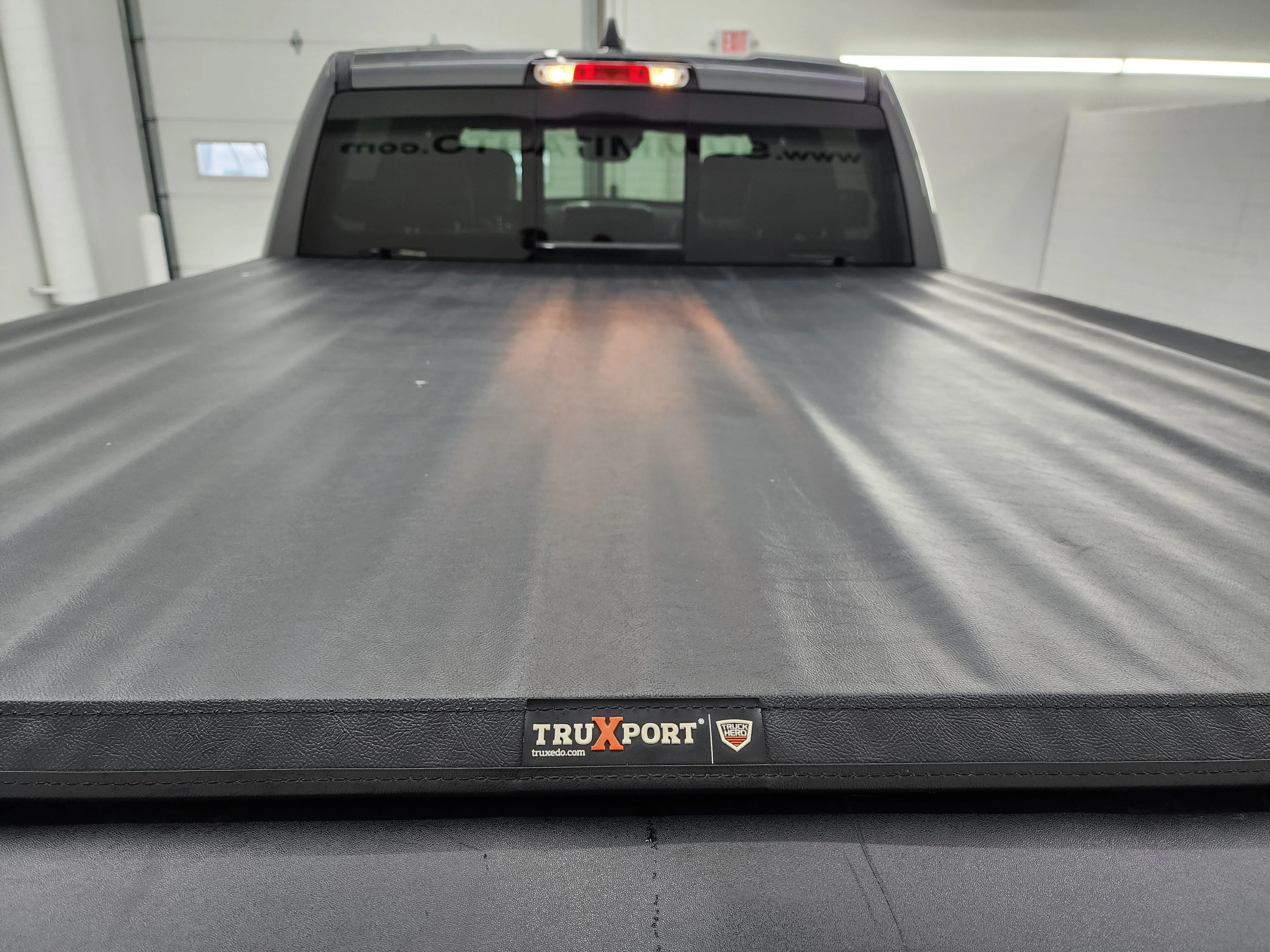 Used 2022 Granite Crystal Metallic Clearcoat Ram Laramie image 30