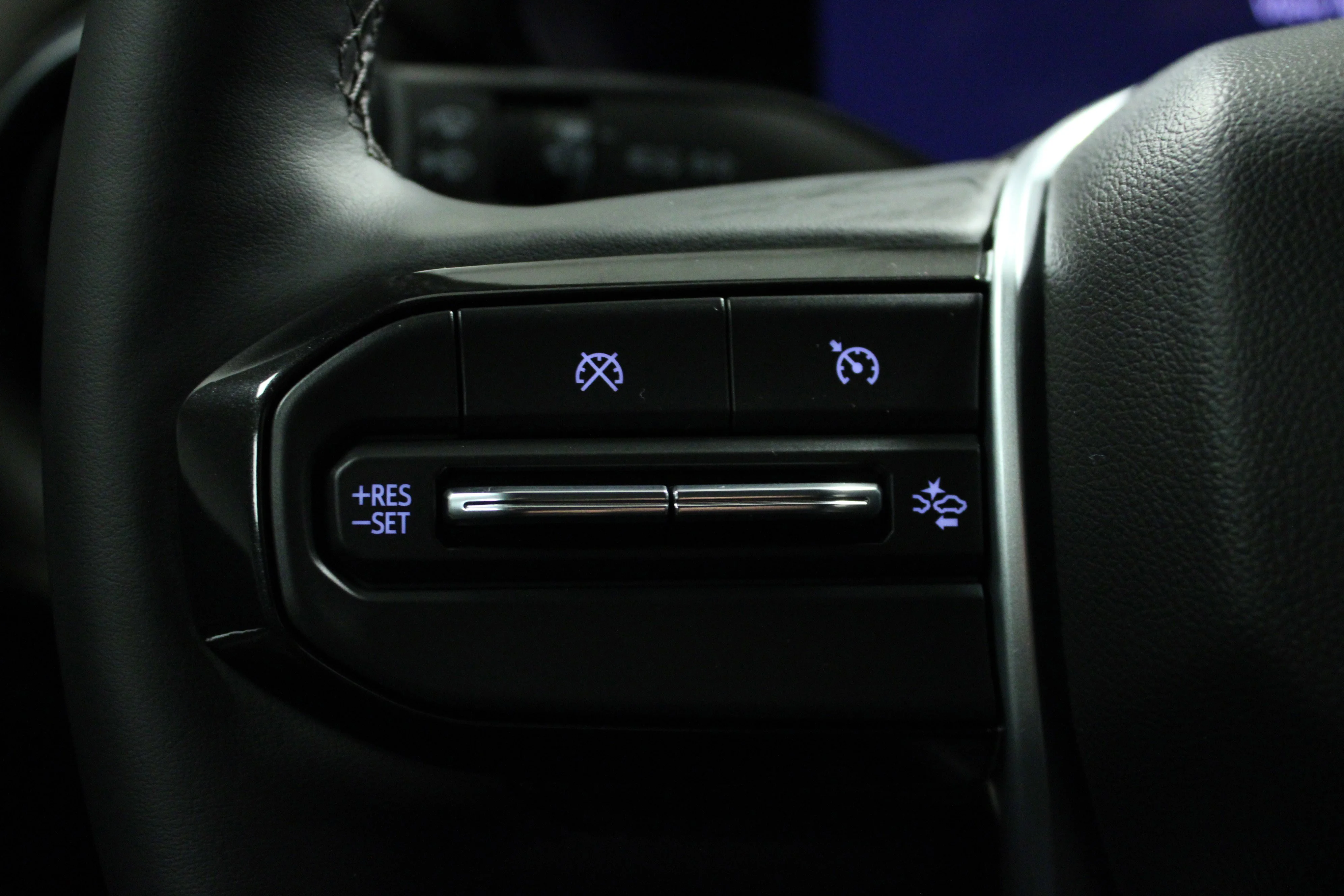 Used 2025 Summit White Chevrolet ZR2 image 20