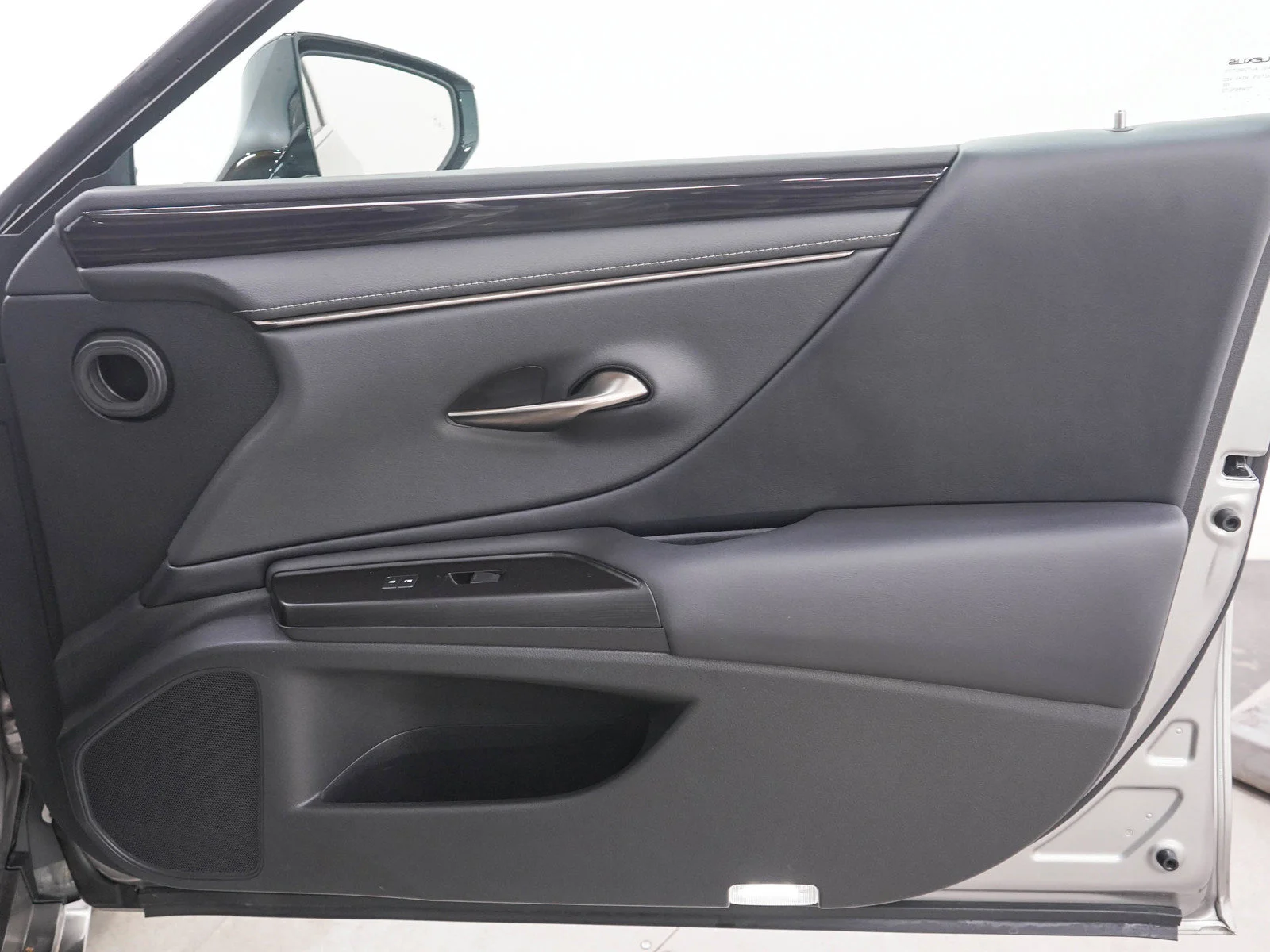 Used 2019 Moonbeam Beige Met Lexus  image 9