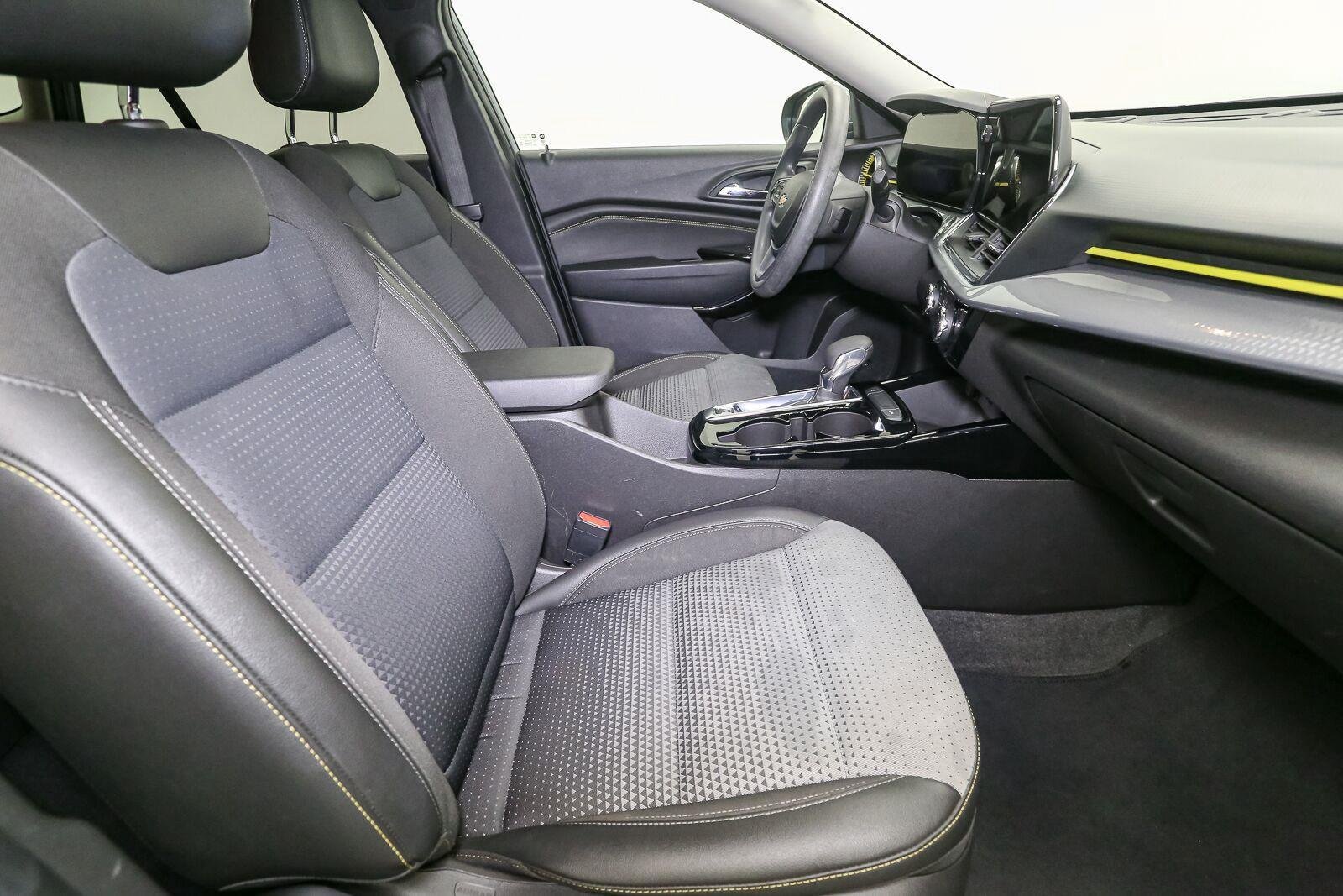 Used 2025 Sterling Gray Metallic Chevrolet LT image 16