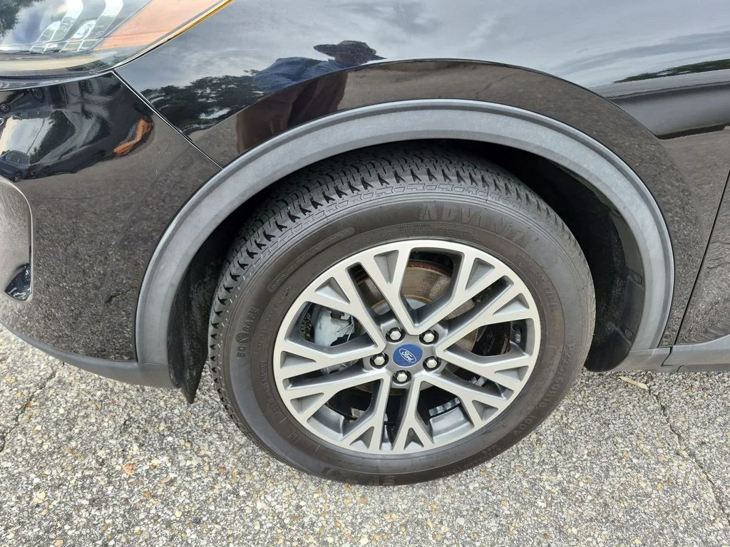 Used 2020 Black Ford SEL image 11