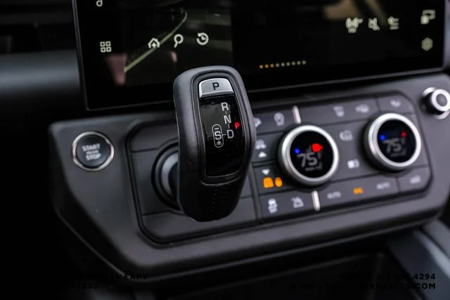 New 2026 Fuji White Land Rover X-Dynamic SE image 27