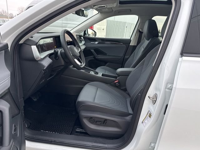 New 2026 Pure White Volkswagen 2.0T SE image 12