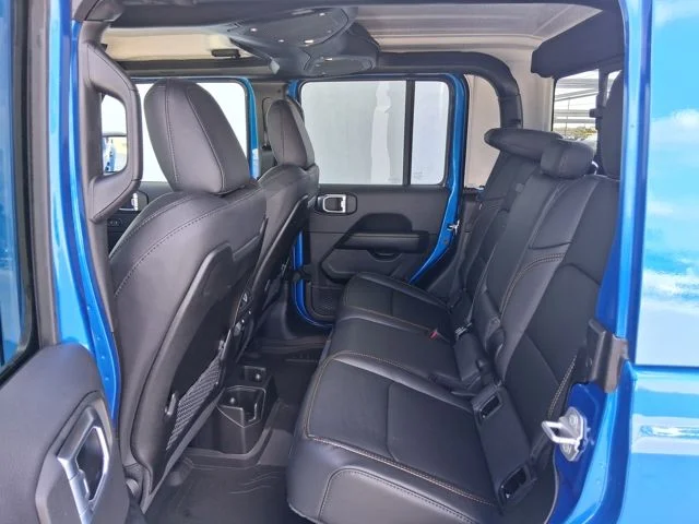New 2026 Hydro Blue Pearl-Coat Exterior Paint Jeep Sahara image 21