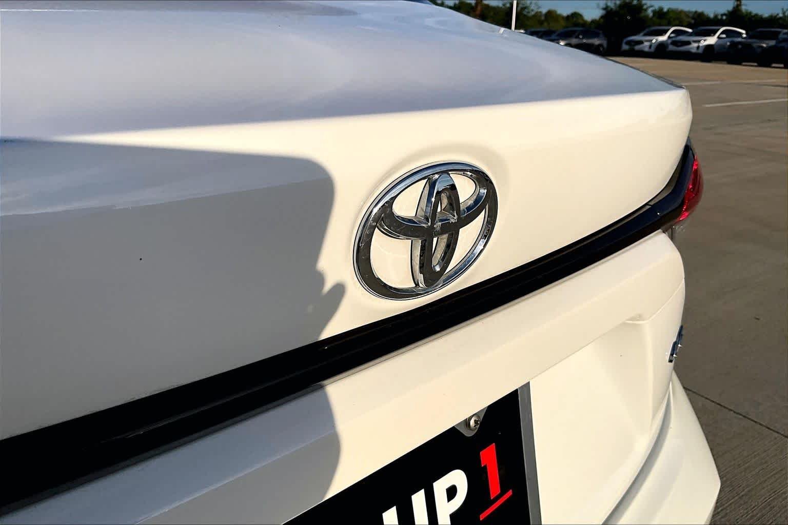 Used 2021 Super White Toyota LE image 31