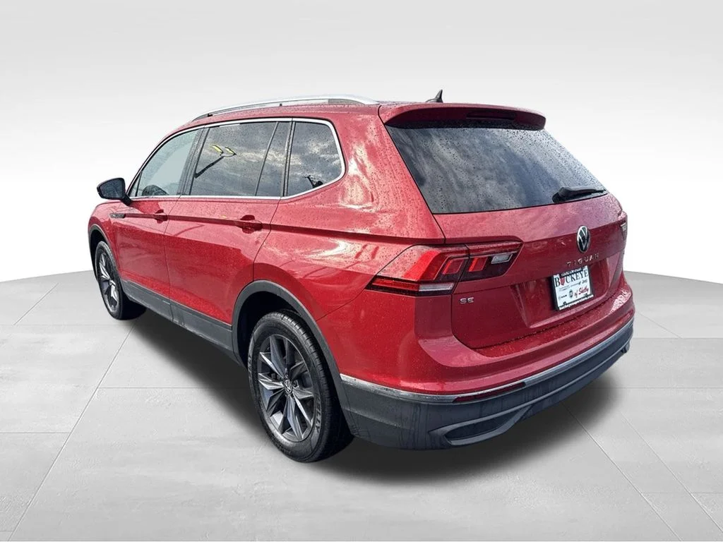 Used 2022 Red Volkswagen 2.0T SE image 5