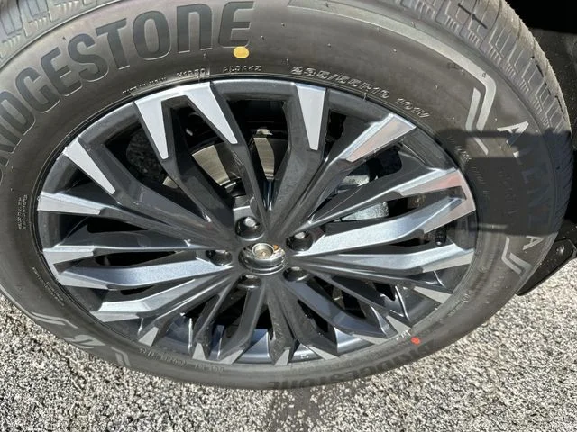 New 2026 Super Black Nissan Platinum image 21