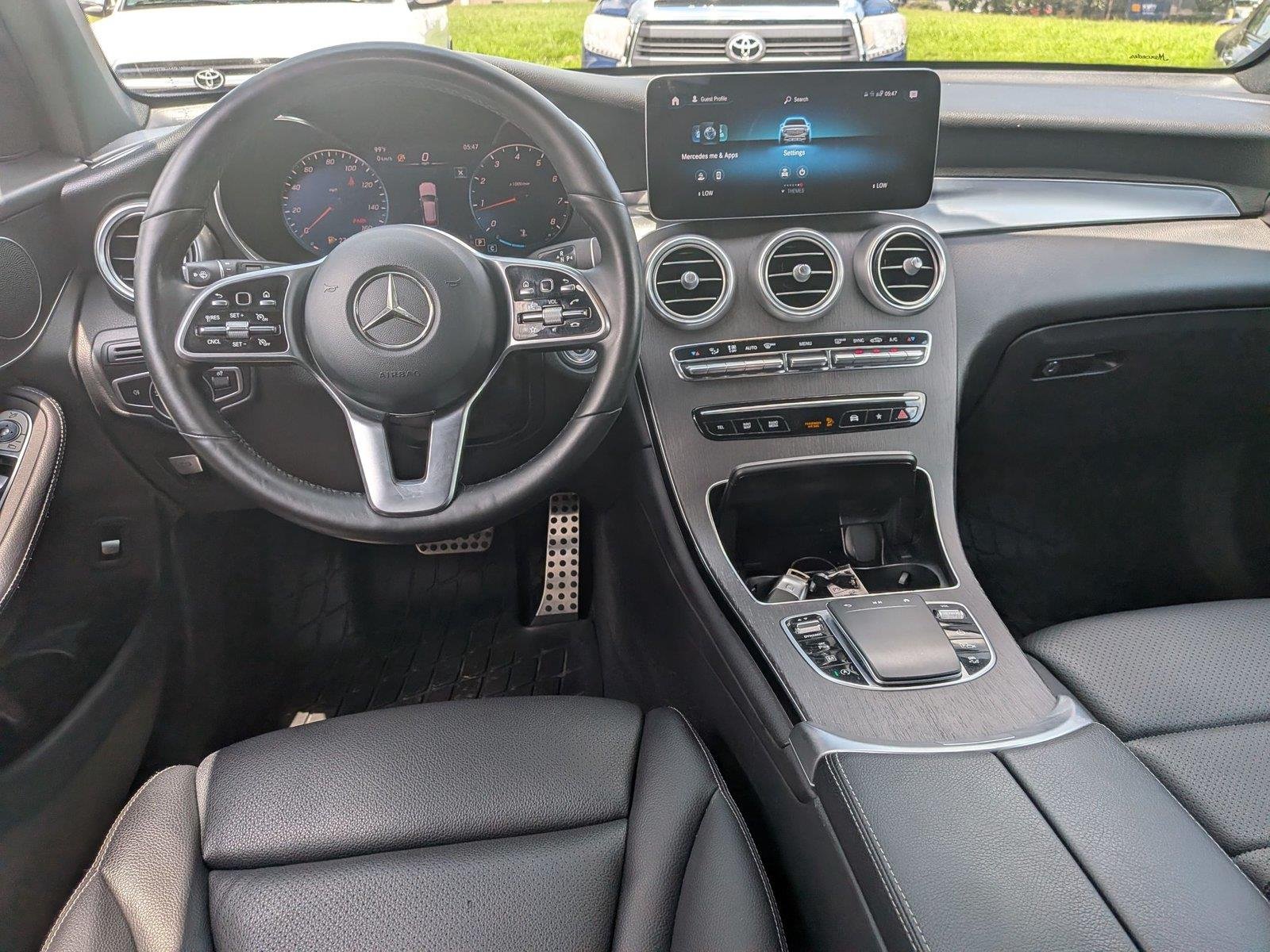 Used 2022 Polar White Mercedes-Benz GLC 300 image 29