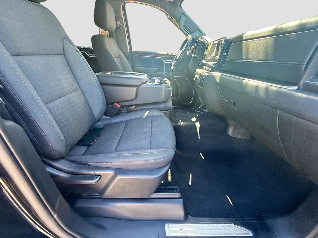 Used 2022 Black Chevrolet LT image 31