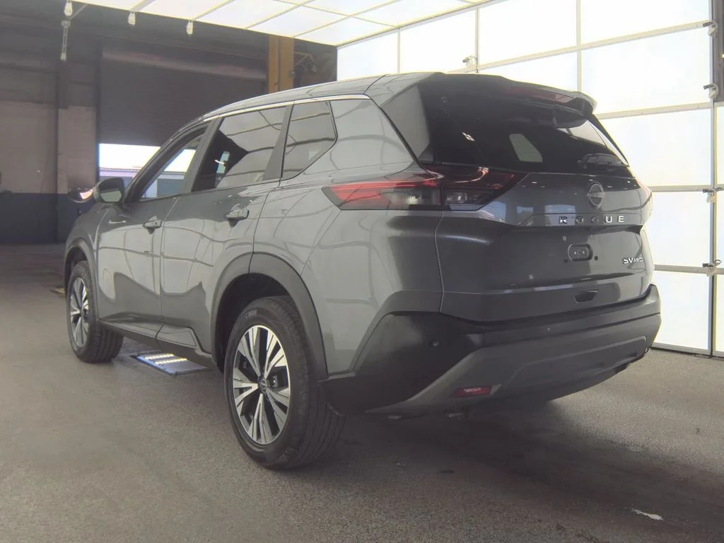 Used 2023 Gray Nissan SV image 4