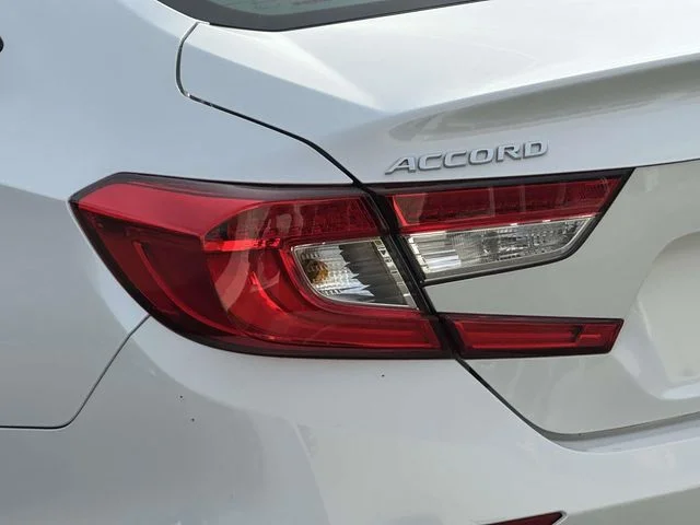 Certified Used 2022 Platinum White Pearl Honda EX-L image 10