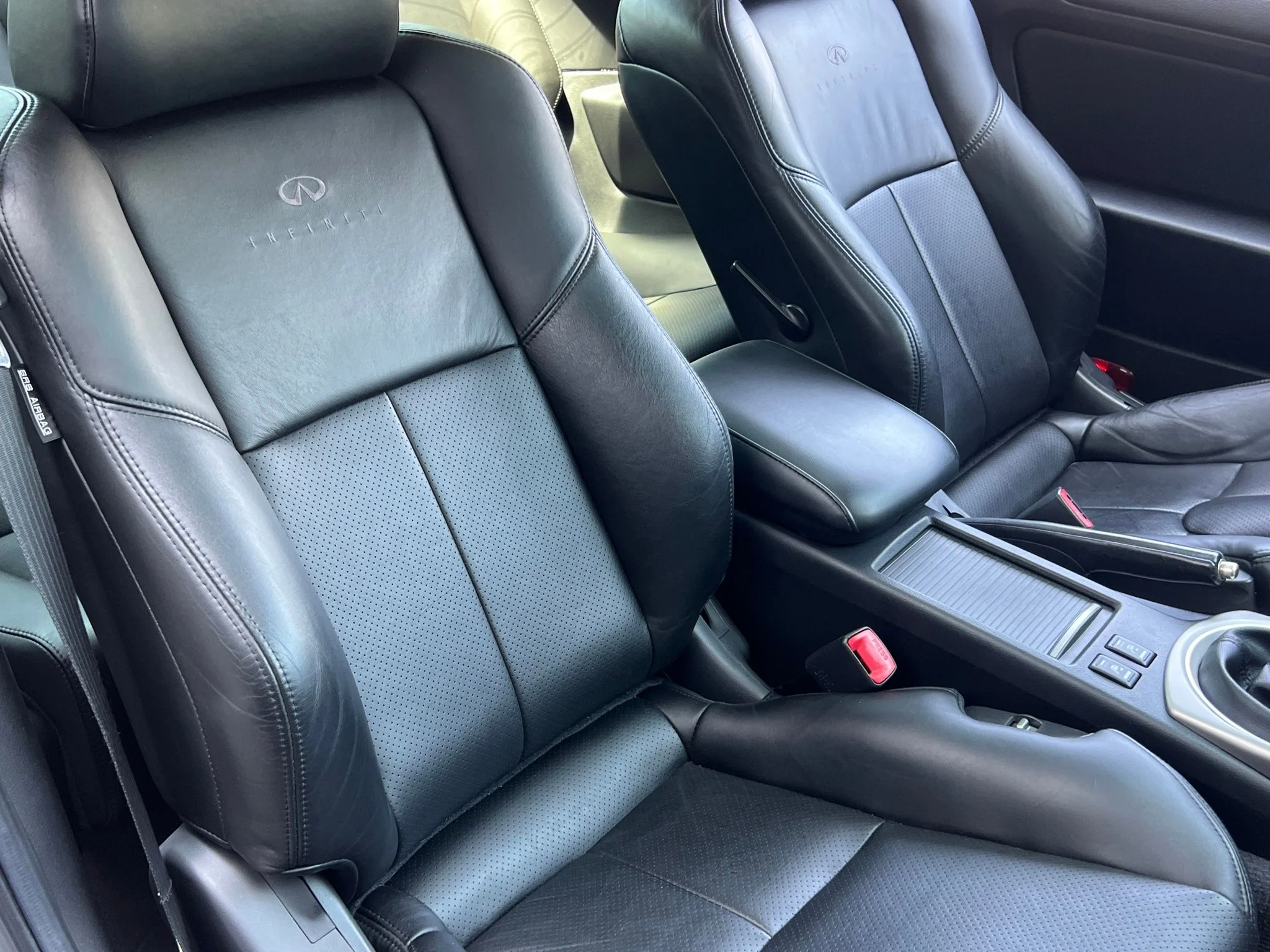 Used 2003  INFINITI Base image 17