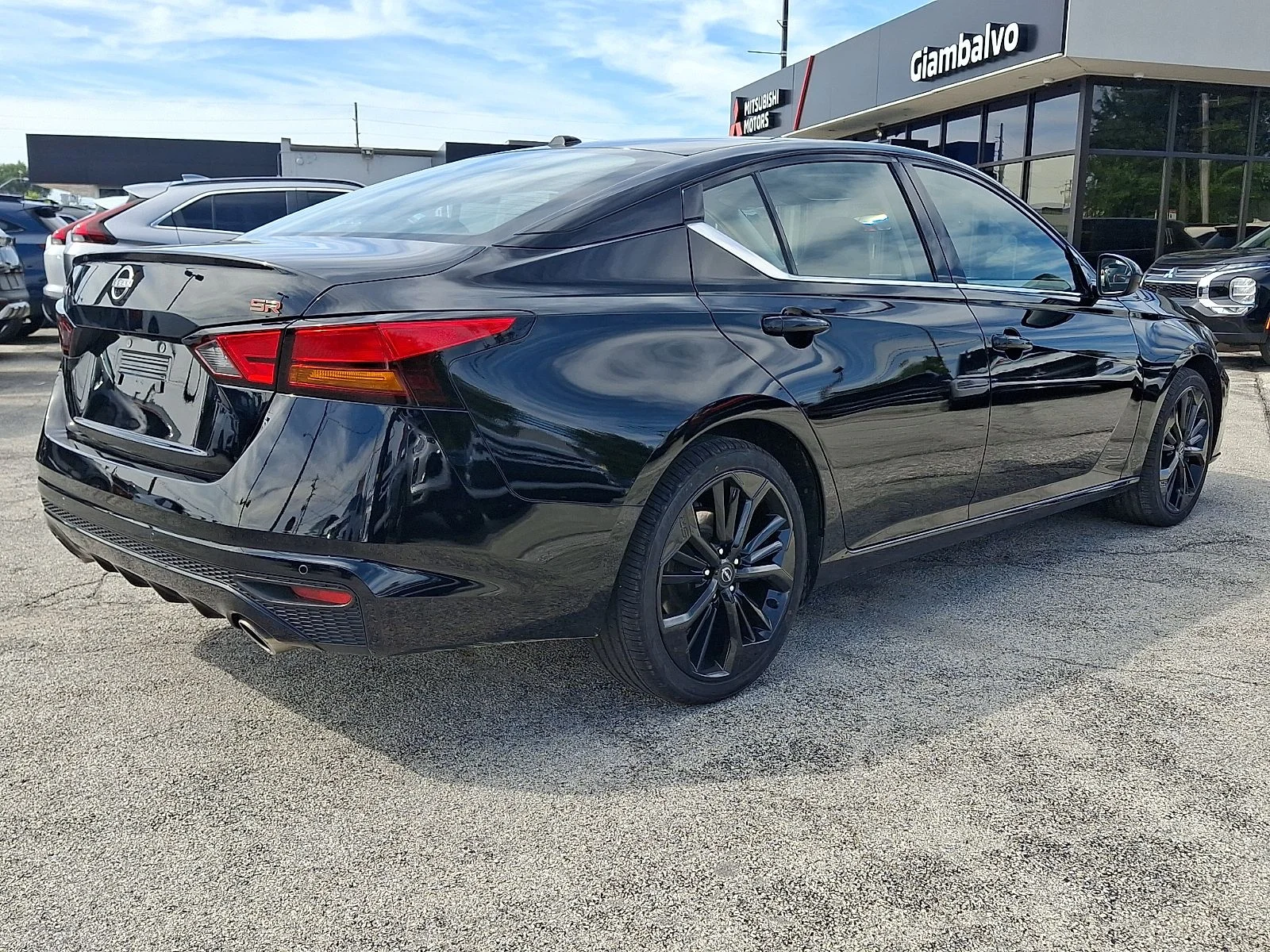 Used 2025 Black Nissan 2.5 SR image 2