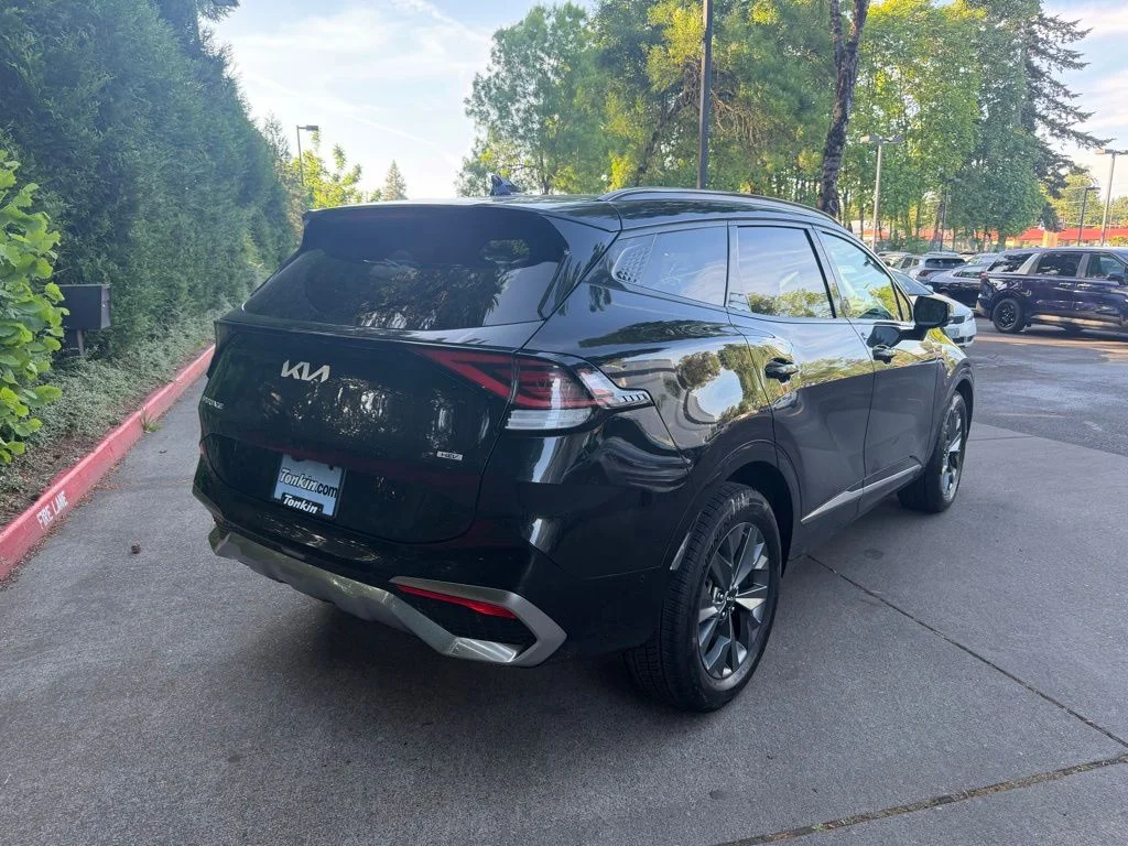 Used 2023 Fusion Black Kia SX-Prestige image 4