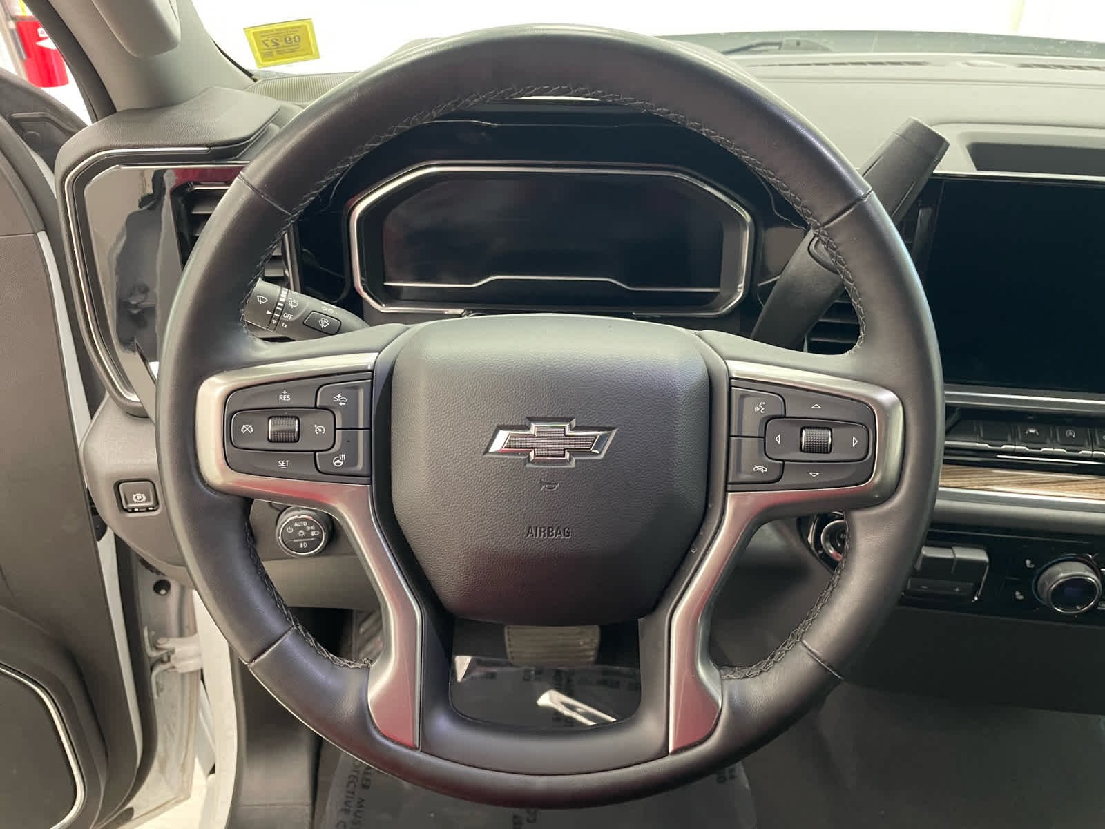 Used 2023 SUMMIT WHITE Chevrolet RST image 12