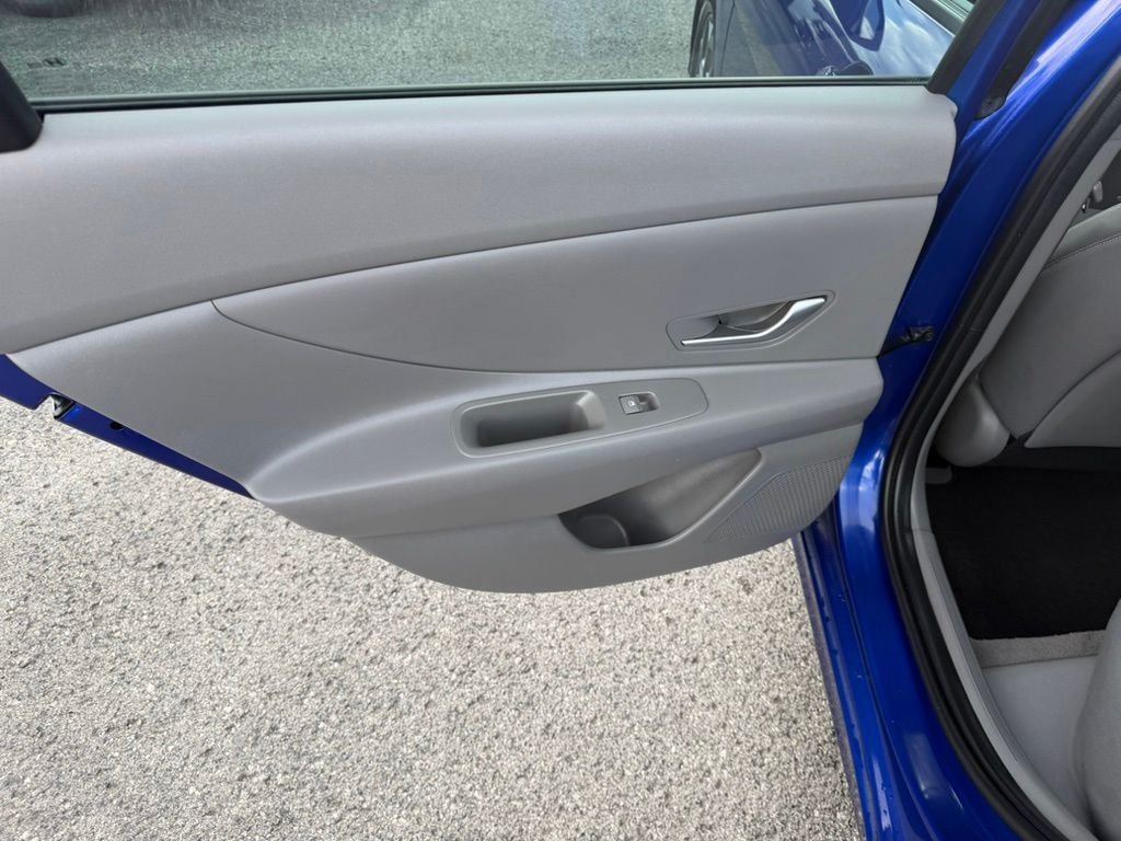 Used 2024 Intense Blue Hyundai SEL image 9